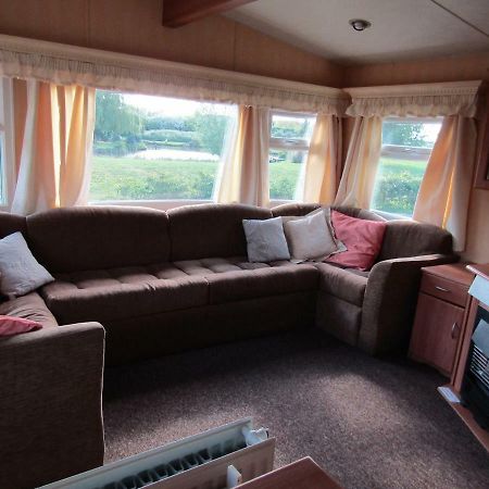 Fenlake Holiday Accommodation Metheringham Екстериор снимка