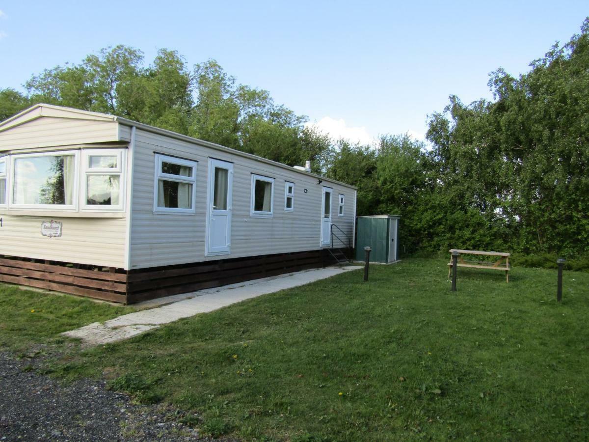 Fenlake Holiday Accommodation Metheringham Екстериор снимка