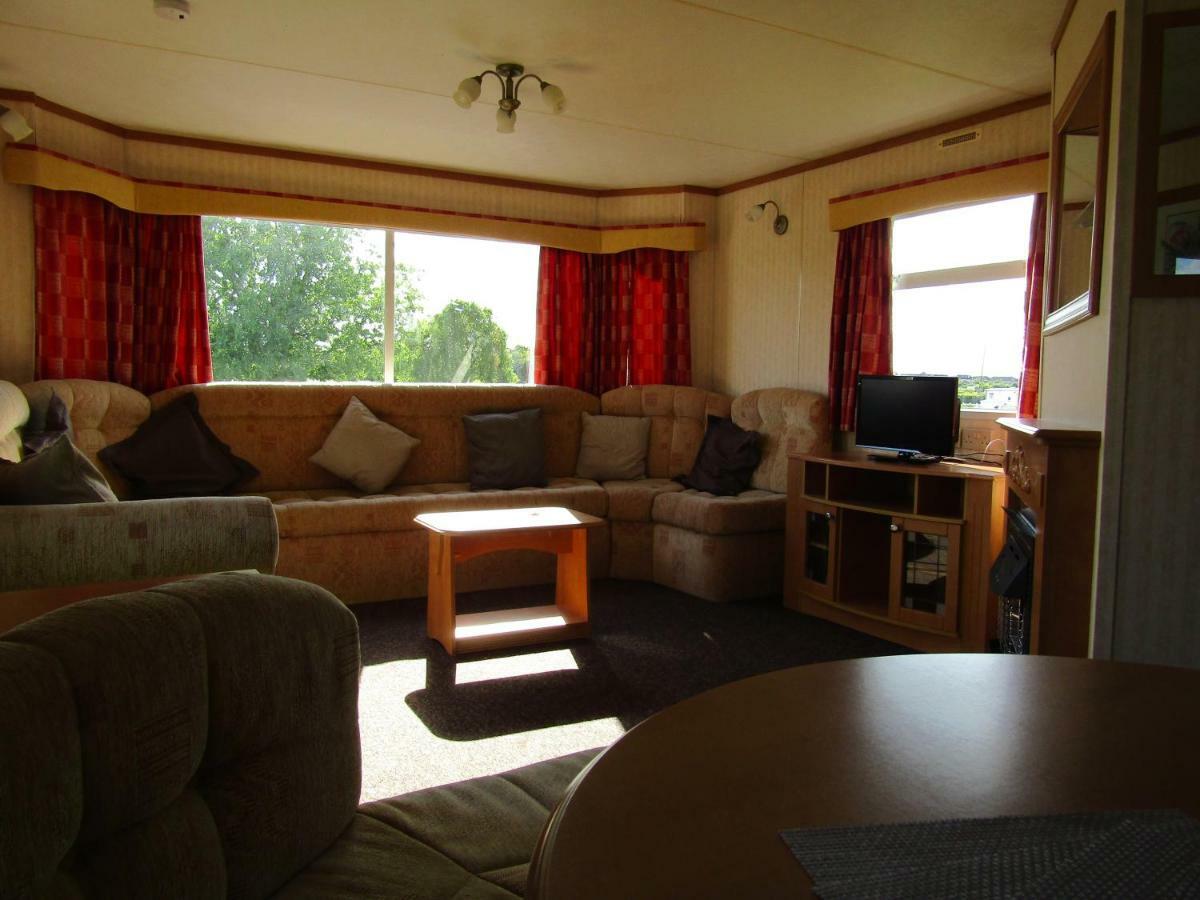 Fenlake Holiday Accommodation Metheringham Екстериор снимка