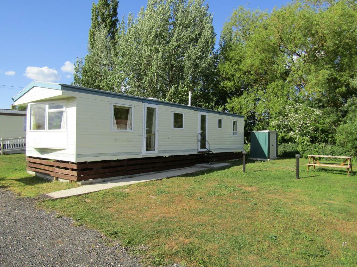 Fenlake Holiday Accommodation Metheringham Екстериор снимка