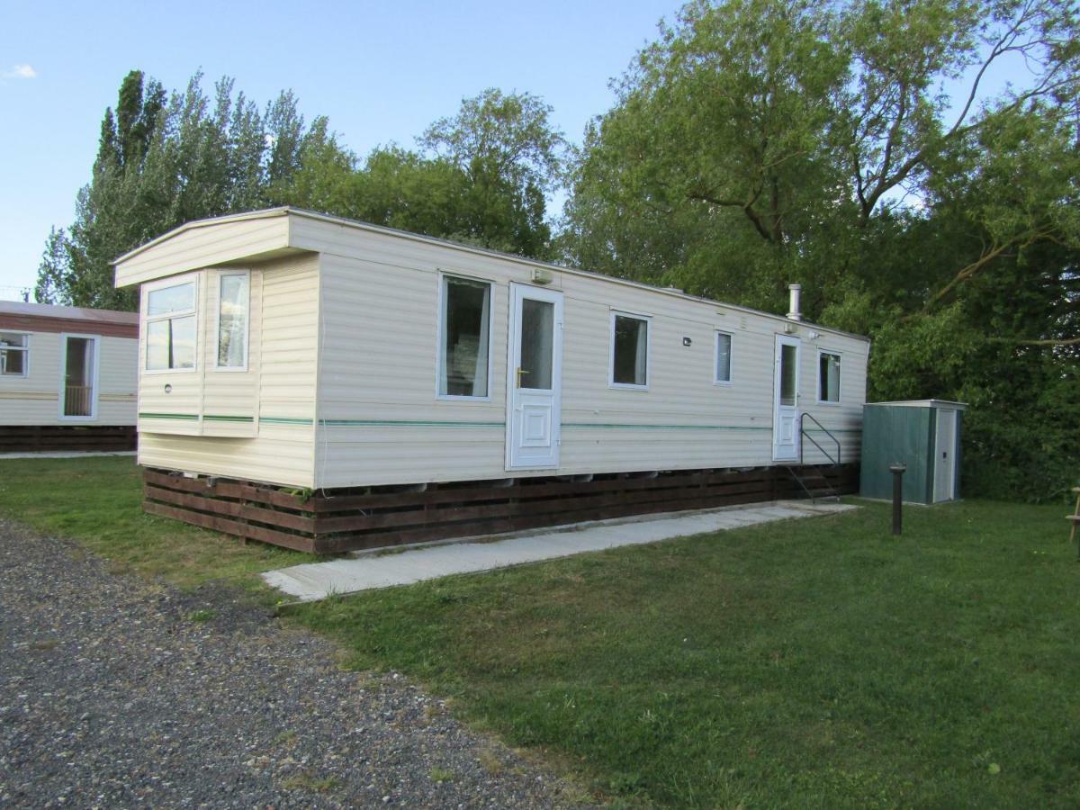 Fenlake Holiday Accommodation Metheringham Екстериор снимка