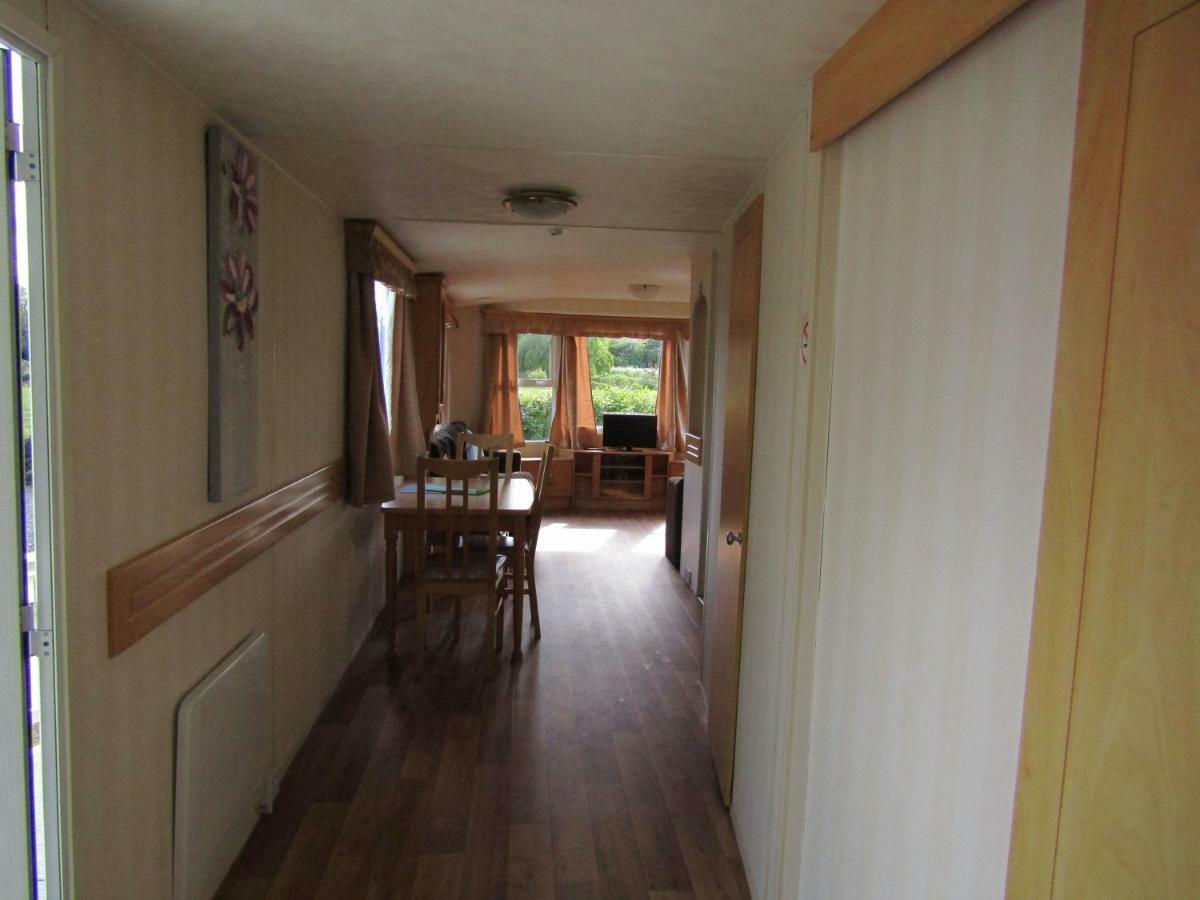 Fenlake Holiday Accommodation Metheringham Екстериор снимка